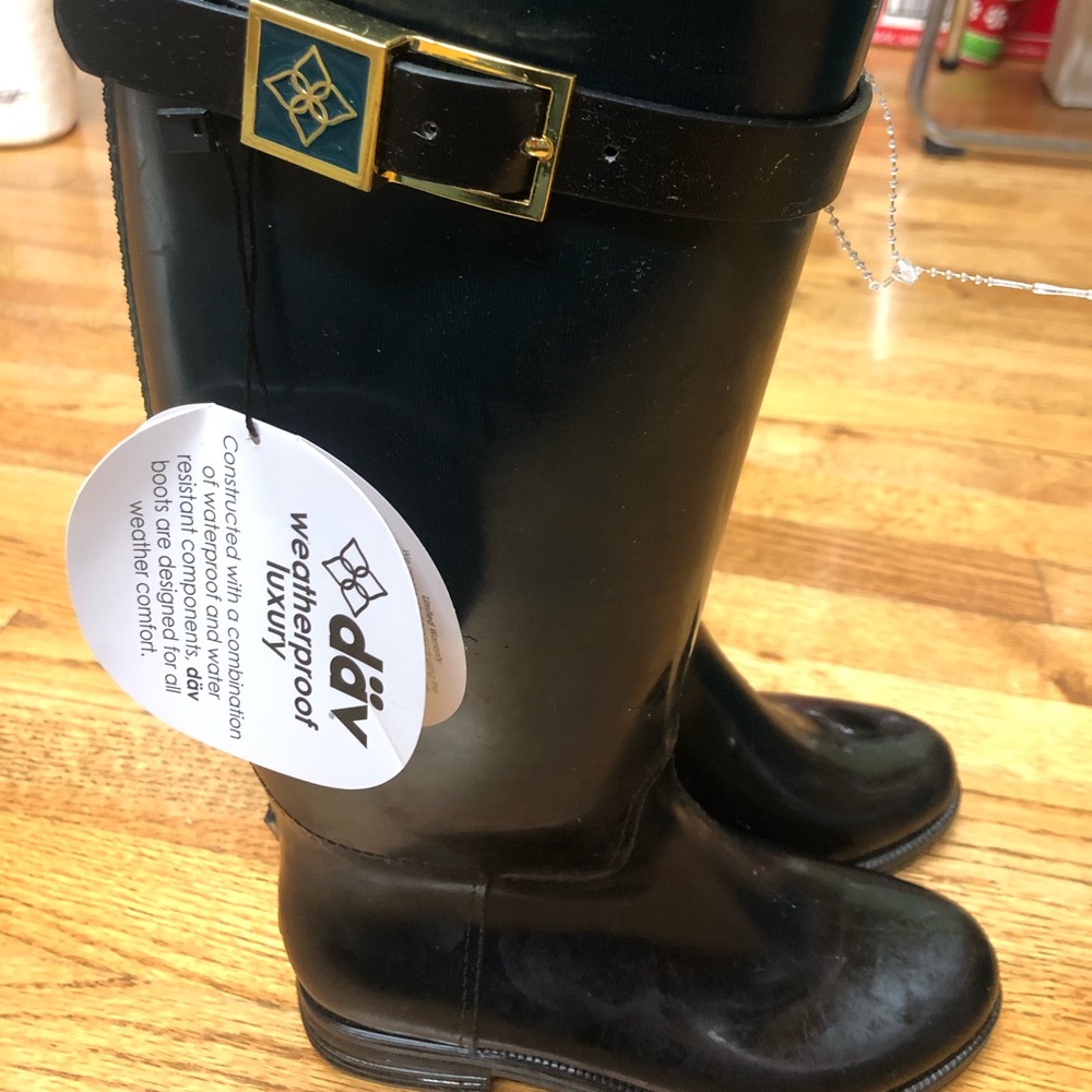 Brand new Dav Weatherproof Luxury Boots -  size 6